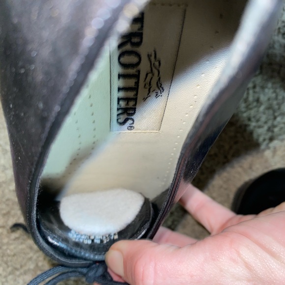 Vintage Leather Trotters Lace Up Oxfords - Picture 4 of 10